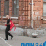 Шубы и голые руки: как одеваются ростовчане в марте - Don24.Ru