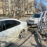 Дерево упало между припаркованными машинами и оборвало провода в Ростове - Bloknot-Rostov.Ru